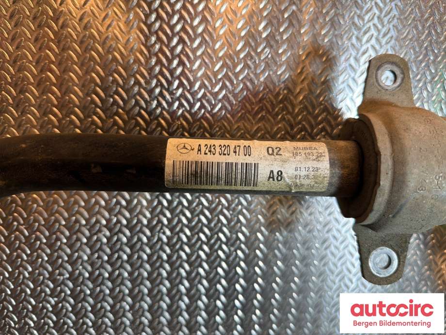 Stabilisatorstag foran til Mercedes EQA 2021-->> (MERCEDES|A 243 320 47 00|)