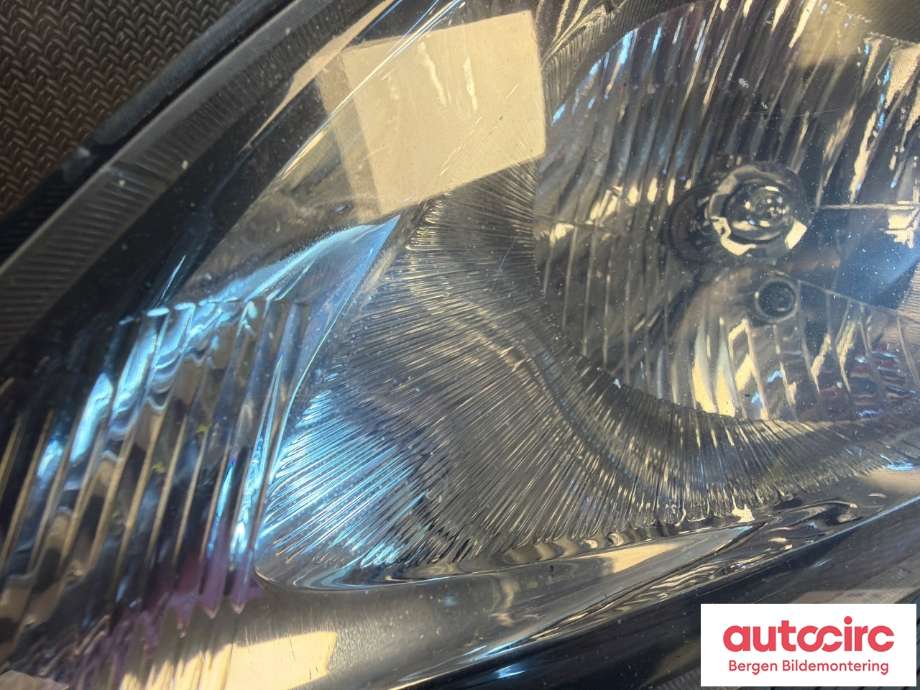 Frontlykt venstre halogen til Chevrolet Spark 2011-->>  (CHEVROLET (KR)|95281474|)