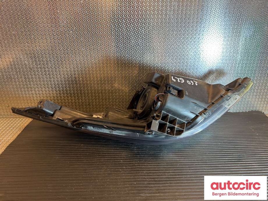 Frontlykt venstre halogen til Chevrolet Spark 2011-->>  (CHEVROLET (KR)|95281474|)