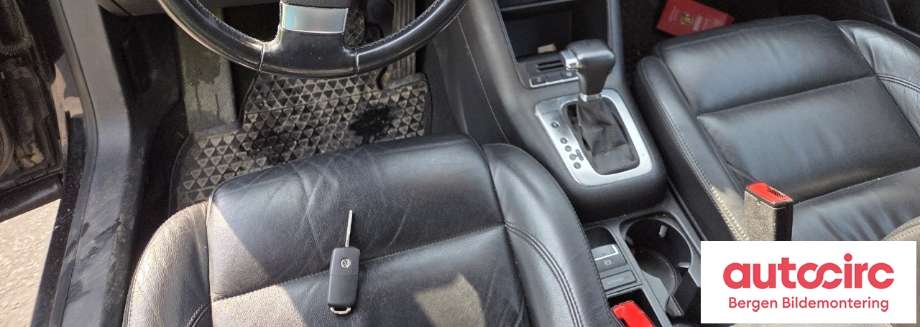 Sete foran til VW Tiguan 2007-2011 (Type I, Fase 1)  (VOLKSWAGEN|5N0 881 106 H|1K0 885 321 H|5N0 881 515 A)