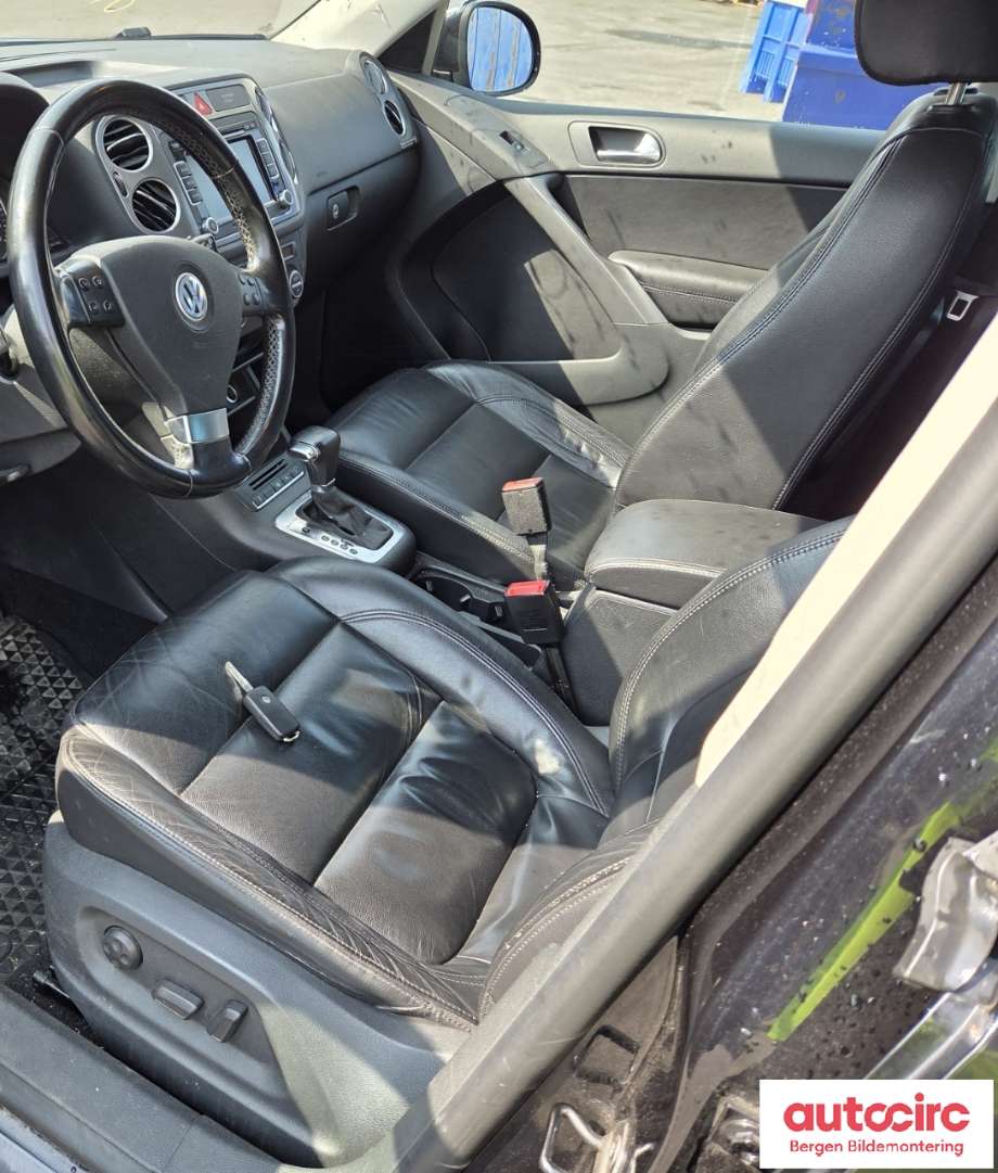 Sete foran til VW Tiguan 2007-2011 (Type I, Fase 1)  (VOLKSWAGEN|5N0 881 106 H|1K0 885 321 H|5N0 881 515 A)