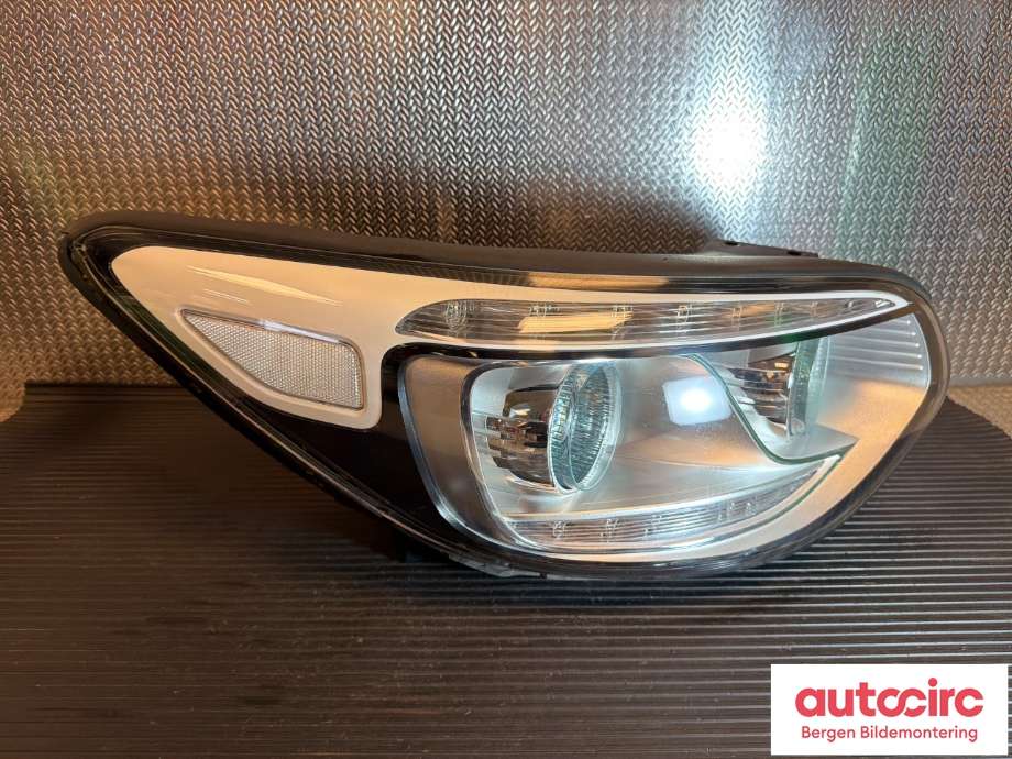 Frontlykt høyre halogen til Kia Soul 2014-2019 (Type II) (KIA|92102E 40101D|)