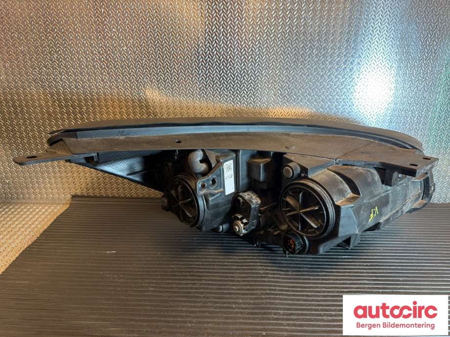 Frontlykt venstre halogen til Kia Soul 2014-2019 (Type II) (KIA|92101E 40101D|)