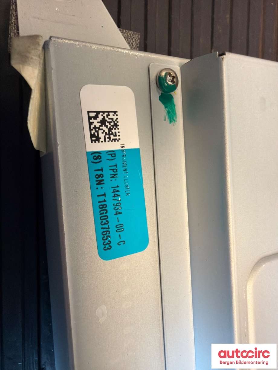 Instrumentpanel til Tesla Model S 2016-2021 (Fase 2) (TESLA|1447934-00-C|)