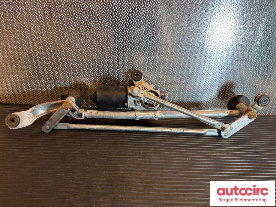 Viskermotor frontrute til Nissan NV200 2010-2019 (NISSAN|28810BJ10A|)