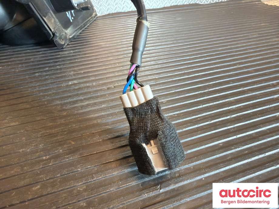 Speil venstre til Nissan NV200 2010-2019  (NISSAN|96302BE00D|)