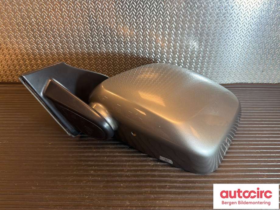 Speil venstre til Nissan NV200 2010-2019  (NISSAN|96302BE00D|)