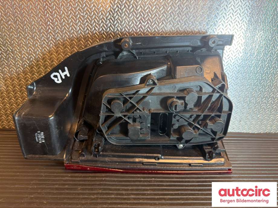 Baklykt høyre til VW Transporter / Caravelle 2009-2015 (Fase 2) (T5) (T5) (VOLKSWAGEN|7E5 945 096 F||7E5945258)
