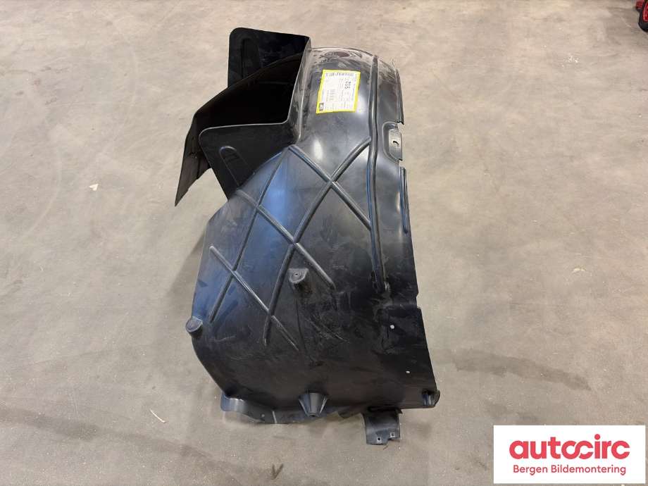 Skjerm locari venstre foran til VW Crafter 2016-->> (Type II)  (7C0809958G|)