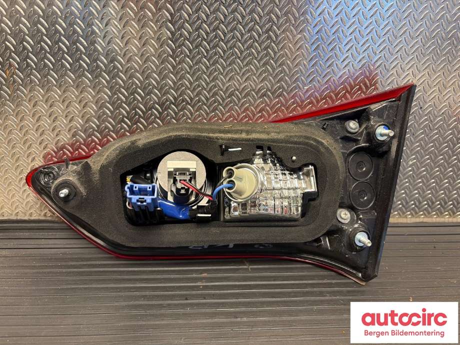 Baklykt venstre indre til Toyota Yaris 2014-2020 (Type III, Fase 2)  (TOYOTA|815910D620|)