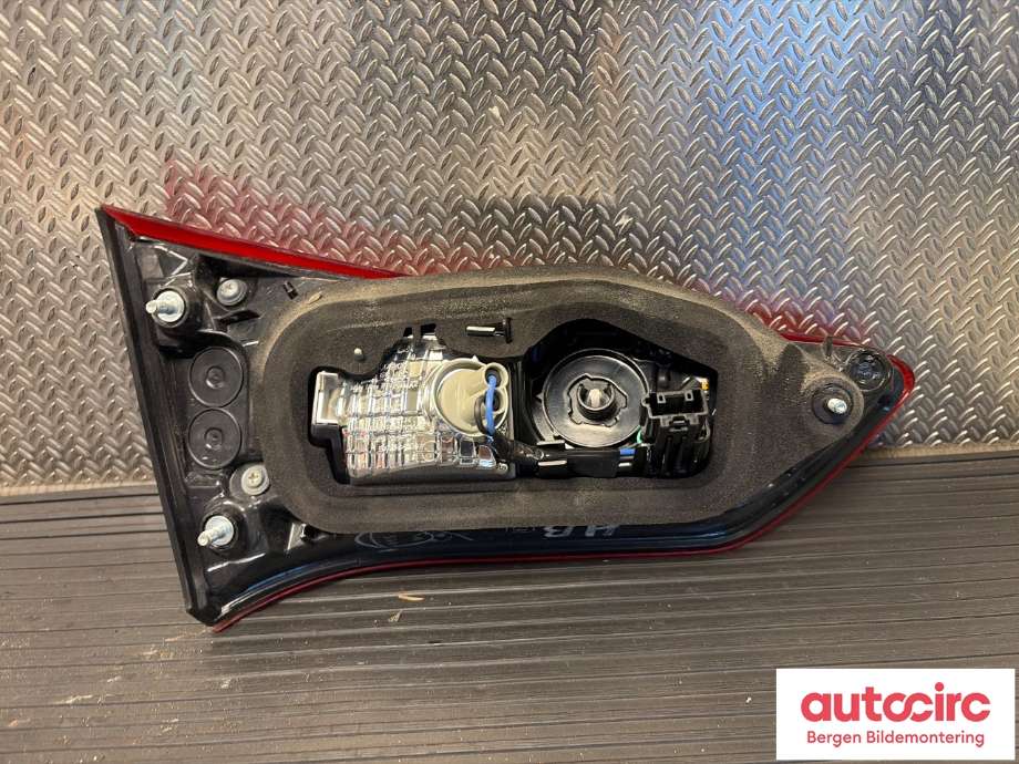 Baklykt høyre indre til Toyota Yaris 2014-2020 (Type III, Fase 2)  (TOYOTA|815800D620|815800D621|)