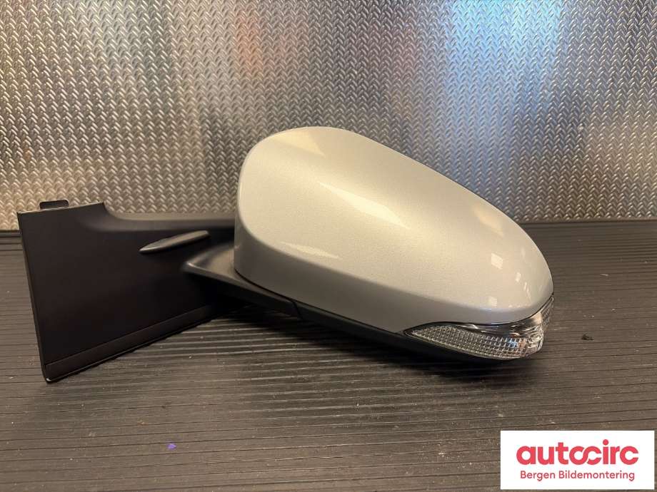 Speil venstre til Toyota Yaris 2014-2020 (Type III, Fase 2)  (TOYOTA|879400DB20|)