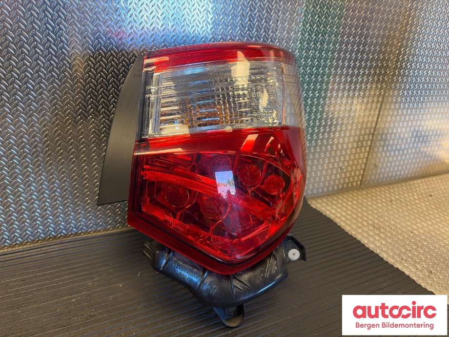 Baklykt høyre til Toyota Yaris 2014-2020 (Type III, Fase 2)  (TOYOTA|815500DB70|815500DB71|)