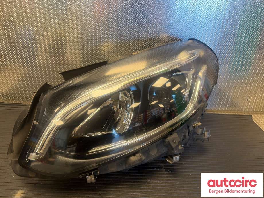 Frontlykt venstre halogen til Mercedes B-Klasse, 2011-2018 (W246) (W246) (MERCEDES|A 246 906 33 01)