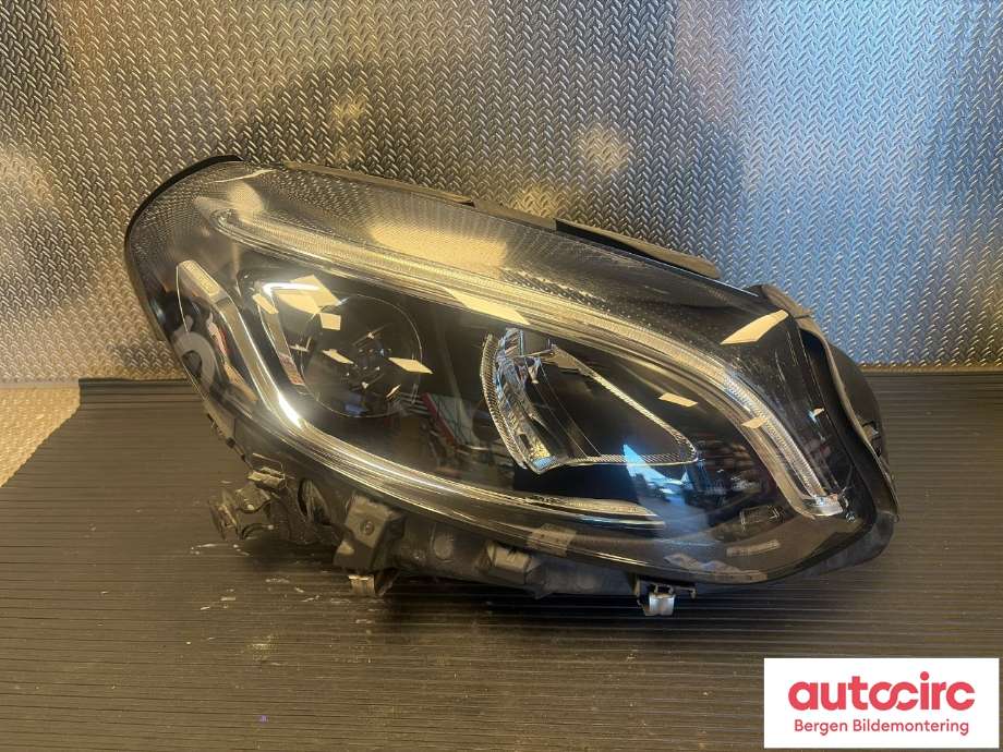 Frontlykt høyre halogen til Mercedes B-Klasse 2011-2018 (W246) (W246) (MERCEDES|A 246 906 34 01|)