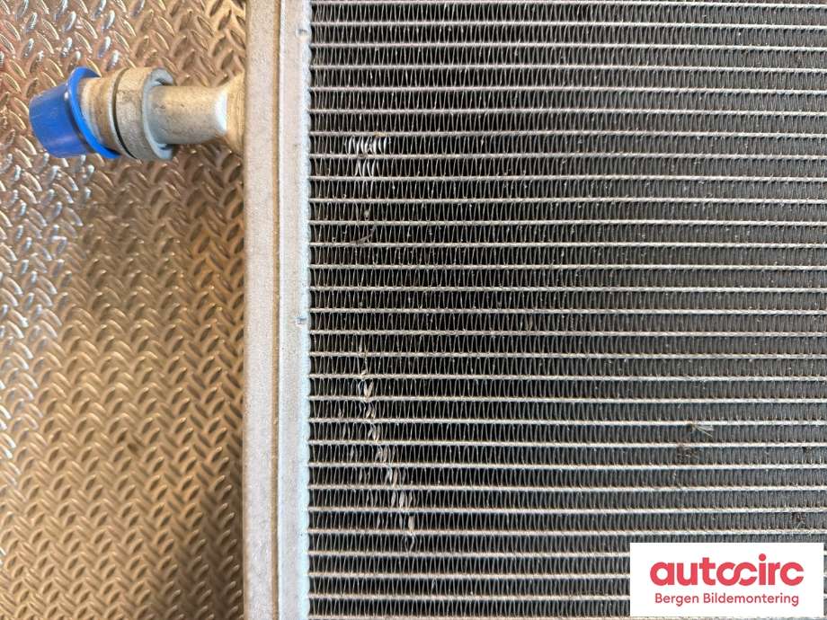 Radiator (automat gir) til Jaguar I-PACE 2018-->>  (JAGUAR|T4K9610|J9D38D100AA|)