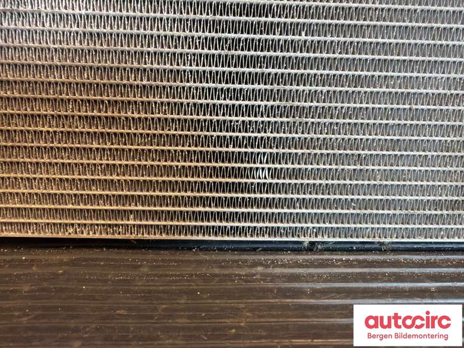 Radiator (automat gir) til Jaguar I-PACE 2018-->> (JAGUAR|T4K9610|J9D38D100AA|)
