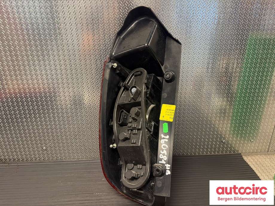 Baklykt høyre til Mitsubishi Colt 2009-2013 (Type VII, Fase 2)  (MITSUBISHI|8330A696|)