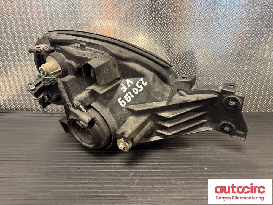 Frontlykt venstre halogen til Subaru Impreza 2001-2005 (Type II, Fase 1) (SUBARU|84001FE050|)