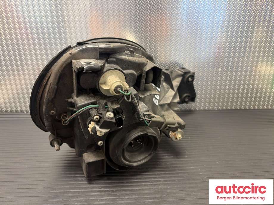 Frontlykt venstre halogen til Subaru Impreza 2001-2005 (Type II, Fase 1) (SUBARU|84001FE050|)