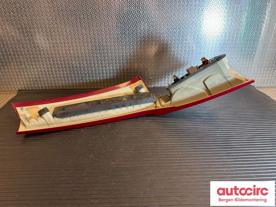 Baklykt venstre indre til Volvo V70 2007-2013 (Type III, Fase 1)  (VOLVO|31395068|)