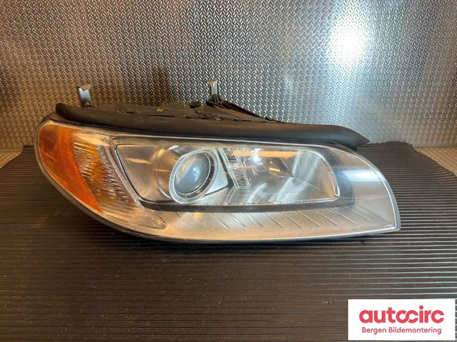 Frontlykt høyre halogen til Volvo V70, 2007-2013 (Type III, Fase 1) (VOLVO|31214416)