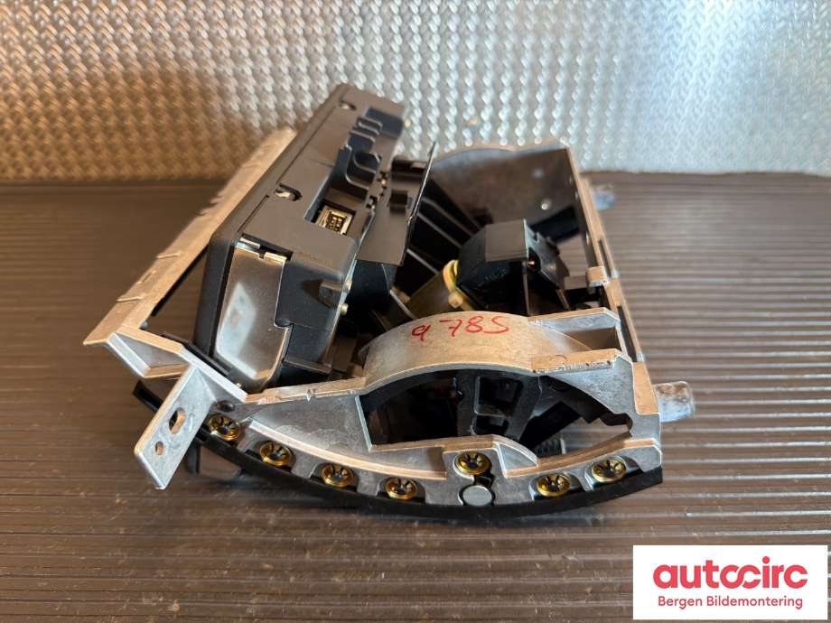 Multimedia display (MCU - Media Controller Unit) til Audi A8 2003-2010 (Type II)  (AUDI|4E0 919 603 F|4E0 857 273 F|)