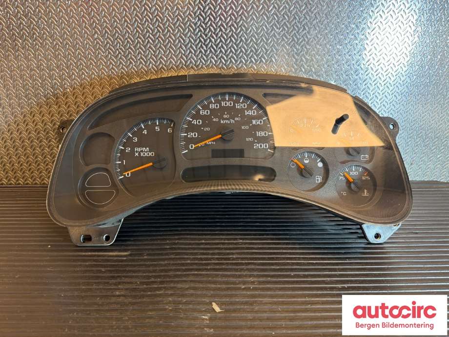 Instrumentpanel til Chevrolet Tahoe, 2001-2005 (Type II)  (CHEVROLET|15135675)