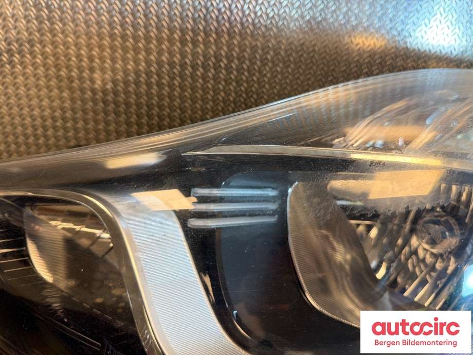 Frontlykt venstre halogen til Hyundai Ix20 2010-2017  (HYUNDAI|921011K000|)