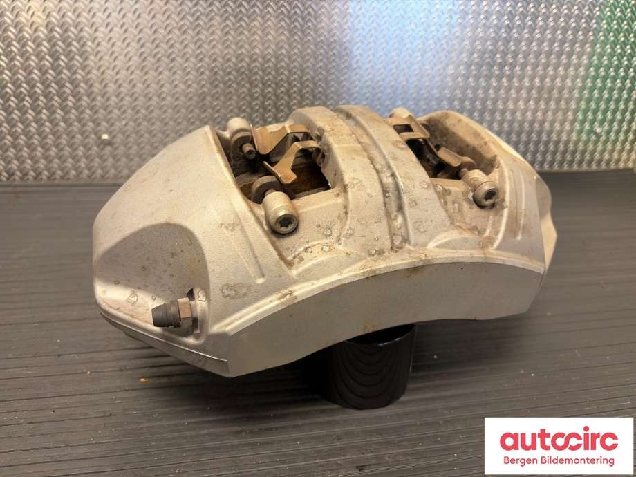 Bremsecaliper venstre foran til Tesla Model Y, 2021-2024 (Type I)  (TESLA|1044621-00-E)