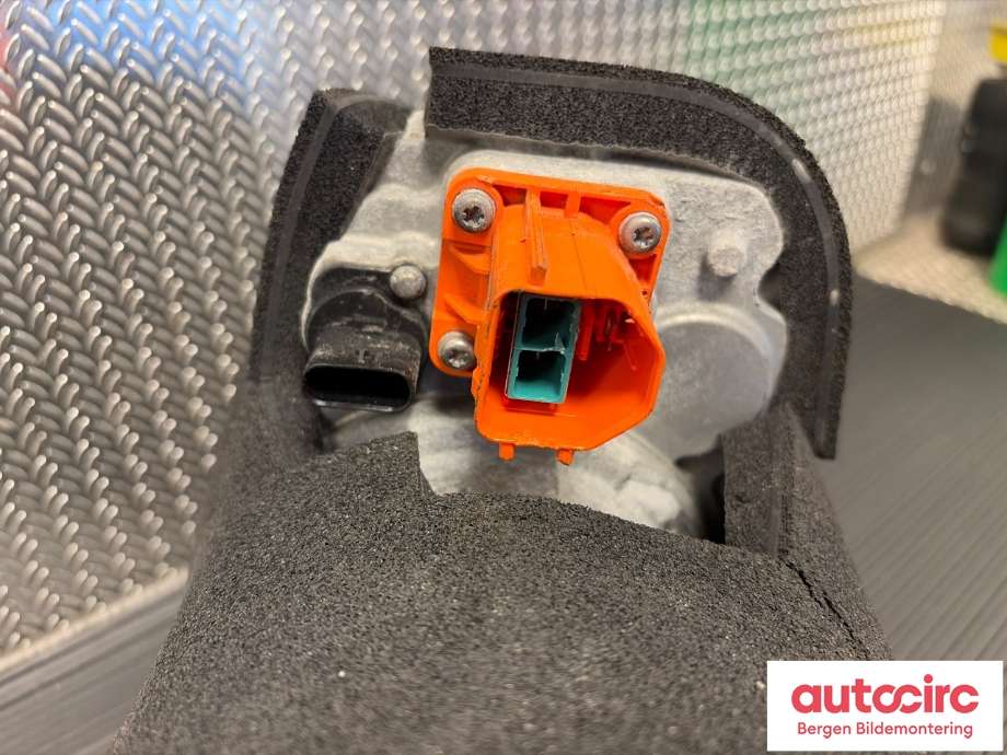Aircondition kompressor til Tesla Model Y 2021-2024 (Type I)  (TESLA|1501256-00-I||1502213-00-C)