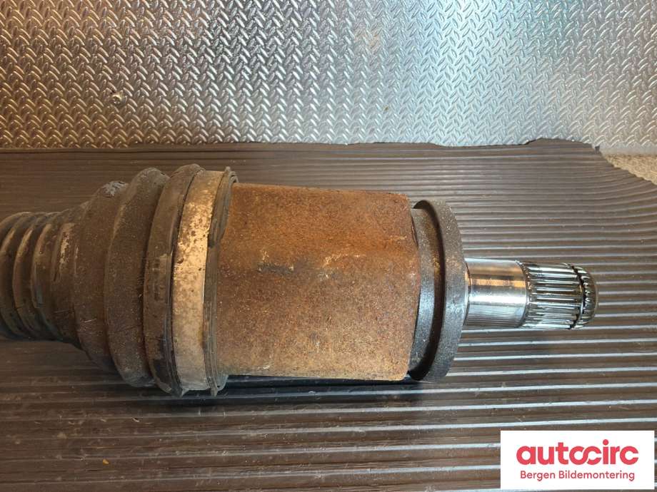 Drivaksel venstre foran til BMW X4 2014-2018 (F26) (F26) (BMW|31 60 7 619 657||7598027)