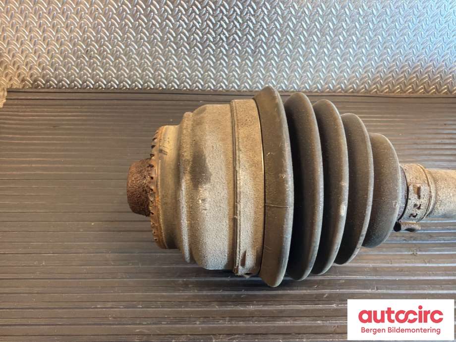 Drivaksel venstre foran til BMW X4 2014-2018 (F26) (F26) (BMW|31 60 7 619 657||7598027)