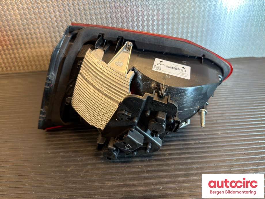 Baklykt venstre indre til BMW 2-Serie 2014-2021 (F22/F23) (F22/F23) (BMW 225XE IPERFORMANCE|63 21 7 491 341||7 491 341)