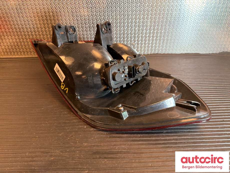 Baklykt venstre til BMW 2-Serie 2014-2021 (F22/F23) (F22/F23) (BMW 225XE IPERFORMANCE|63 21 7 491 337||7 491 337)