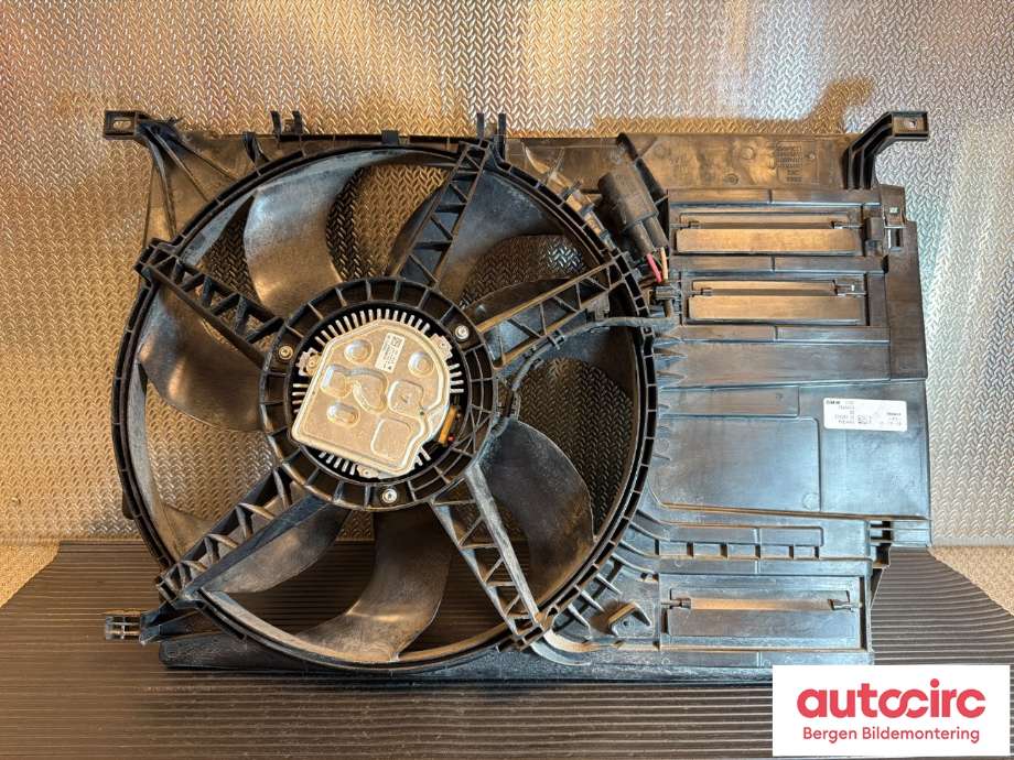 Kjølevifte til BMW 2-Serie 2014-2021 (F22/F23) (F22/F23) (BMW 225XE IPERFORMANCE|17 42 7 646 410|)