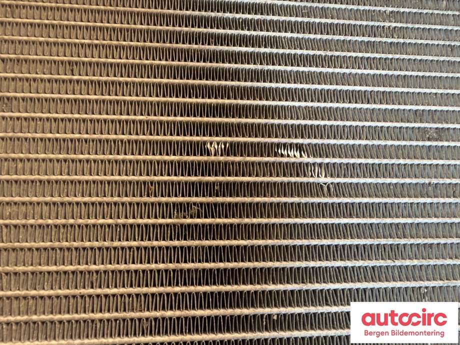 Radiator (automat gir) til BMW 2-Serie 2014-2021 (F22/F23) (F22/F23) (BMW 225XE IPERFORMANCE|17 11 7 643 331|)
