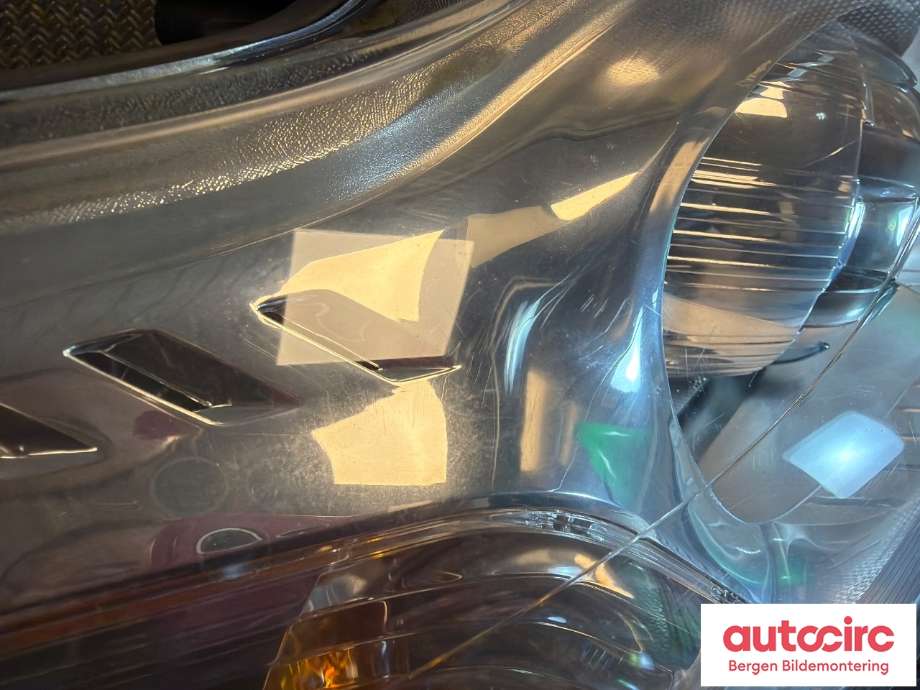 Frontlykt høyre halogen til Ford Mondeo 2011-2014 (Type IV, Fase 2) (FORD|1802029|BS71-13D152-AF|BS71-13D154-AE)
