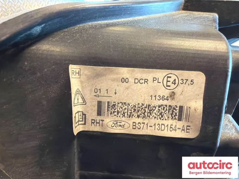 Frontlykt høyre halogen til Ford Mondeo 2011-2014 (Type IV, Fase 2) (FORD|1802029|BS71-13D152-AF|BS71-13D154-AE)