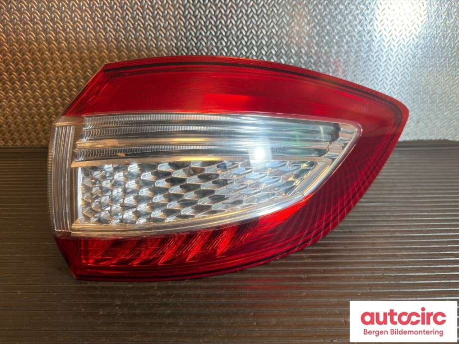 Baklykt høyre til Ford Mondeo 2011-2014 (Type IV, Fase 2) (FORD|1767492|BS71-13404-BD|)