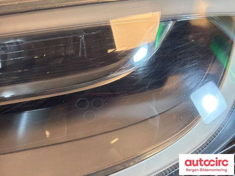 Frontlykt venstre halogen til Tesla Model S 2016-2021 (Fase 2)  (TESLA|1053574-00-E|)