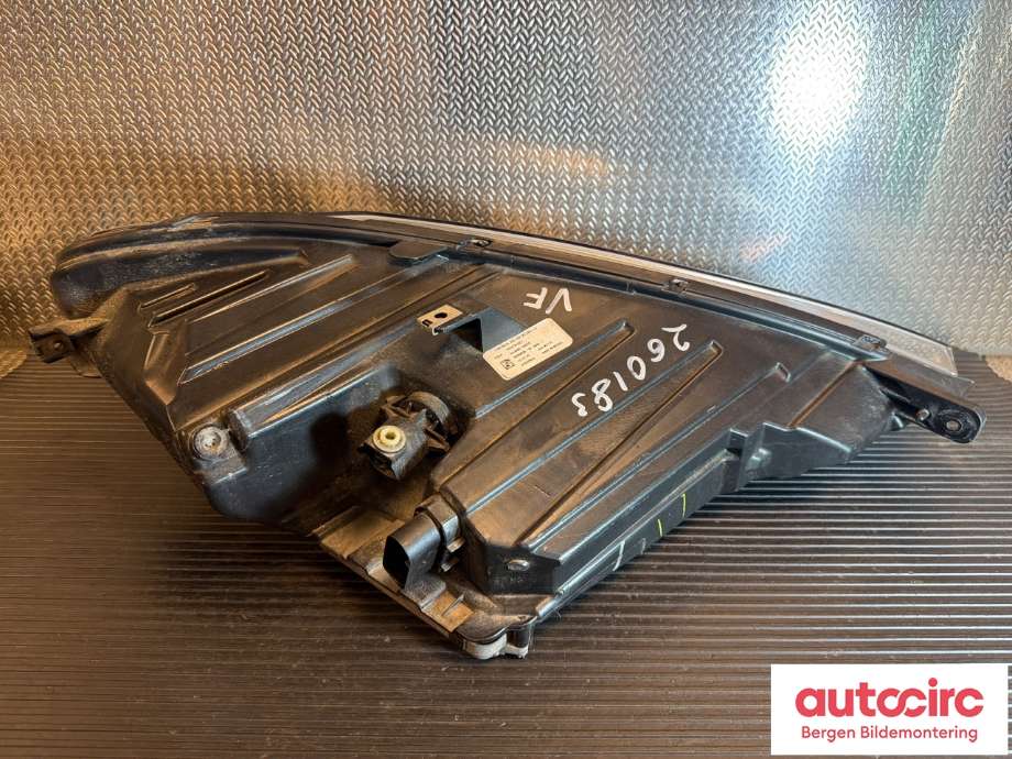 Frontlykt venstre halogen til Tesla Model S 2016-2021 (Fase 2)  (TESLA|1053574-00-E|)