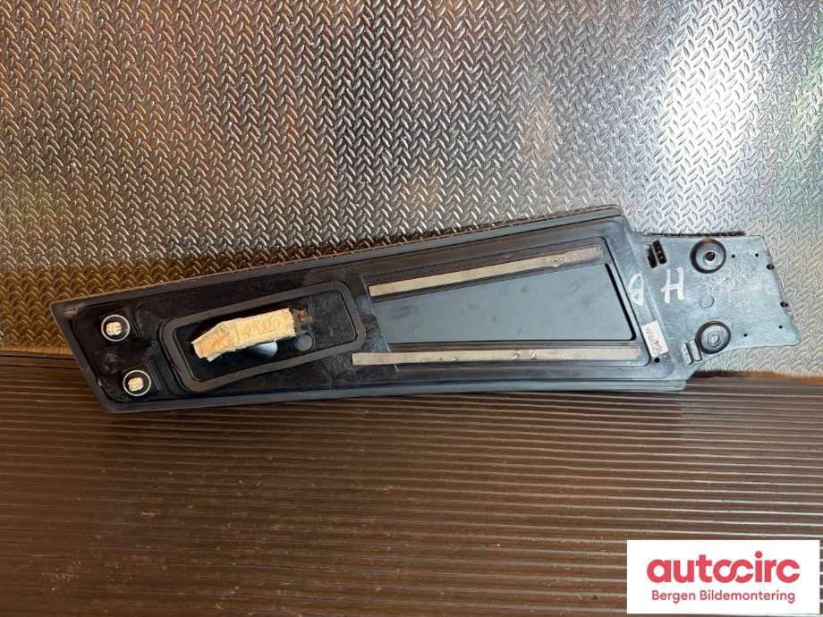 Diverse deler til Tesla Model S 2016-2021 (Fase 2) (TESLA|1092307-00-F|)