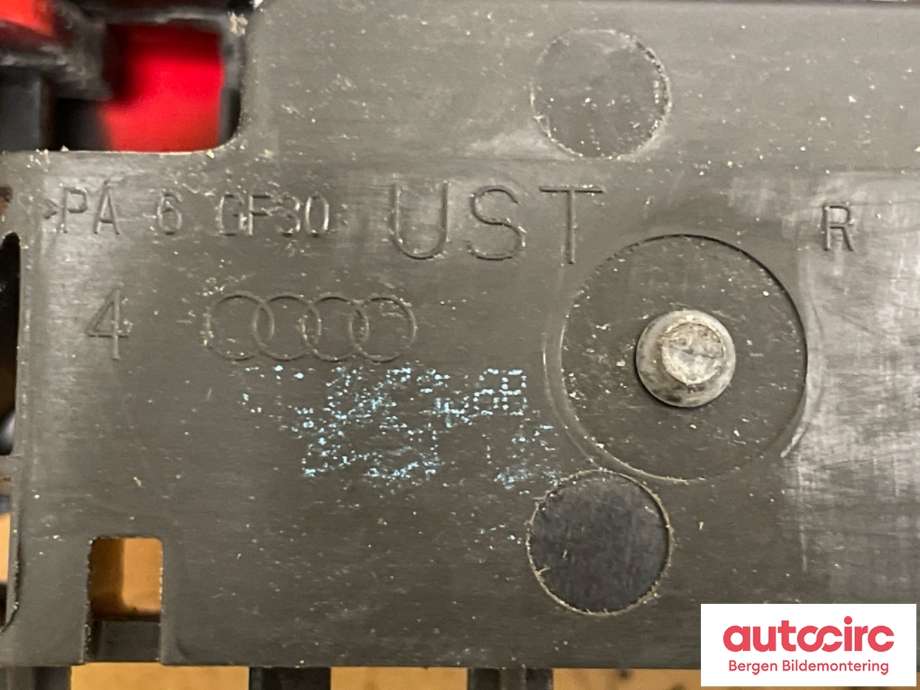Dørhåndtak utv høyre til Audi A1 2010-2014 (Type I, Fase 1)  (AUDI|8T0 837 205 A|8T2 837 886 B|)