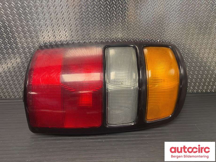 Baklykt høyre til Chevrolet Tahoe, 2001-2005 (Type II)  (CHEVROLET|19169995)