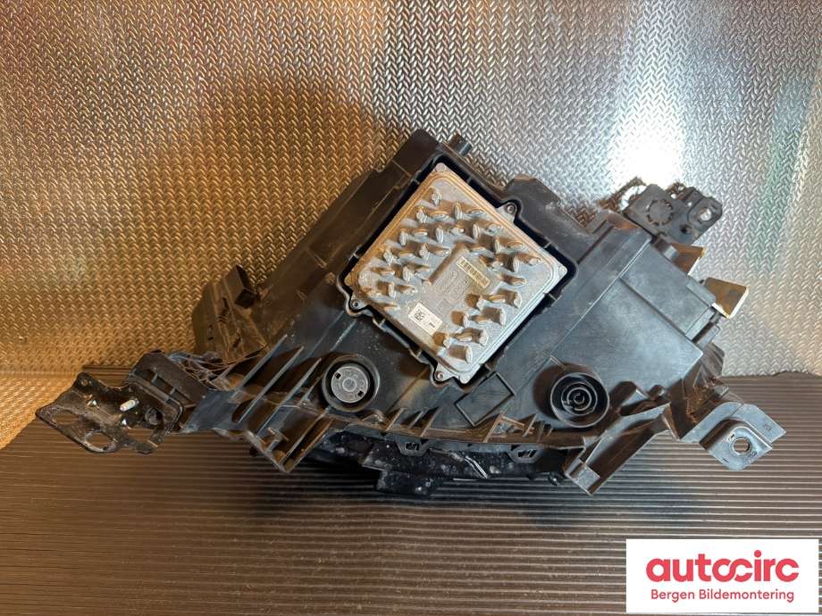 Frontlykt høyre halogen til Opel Mokka 2012-2016 (Type I, Fase 1)  (OPEL|16 758 878 80||9834016680)