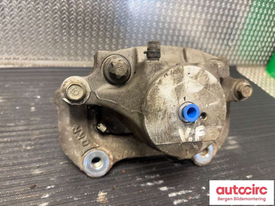 Bremsecaliper venstre foran til Hyundai Kona 2021-2023 (Type I, Fase 2)  (HYUNDAI|58110K 4100|)