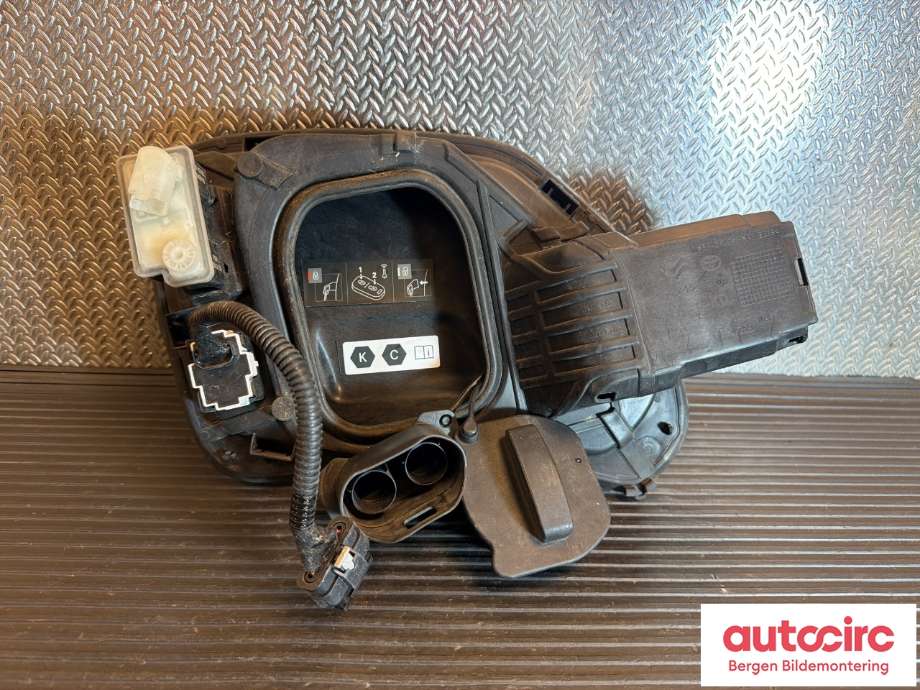 Batterilader inntak/luke til Opel Vivaro C 2020-->> (OPEL|9832745480|98 321 215 80|)