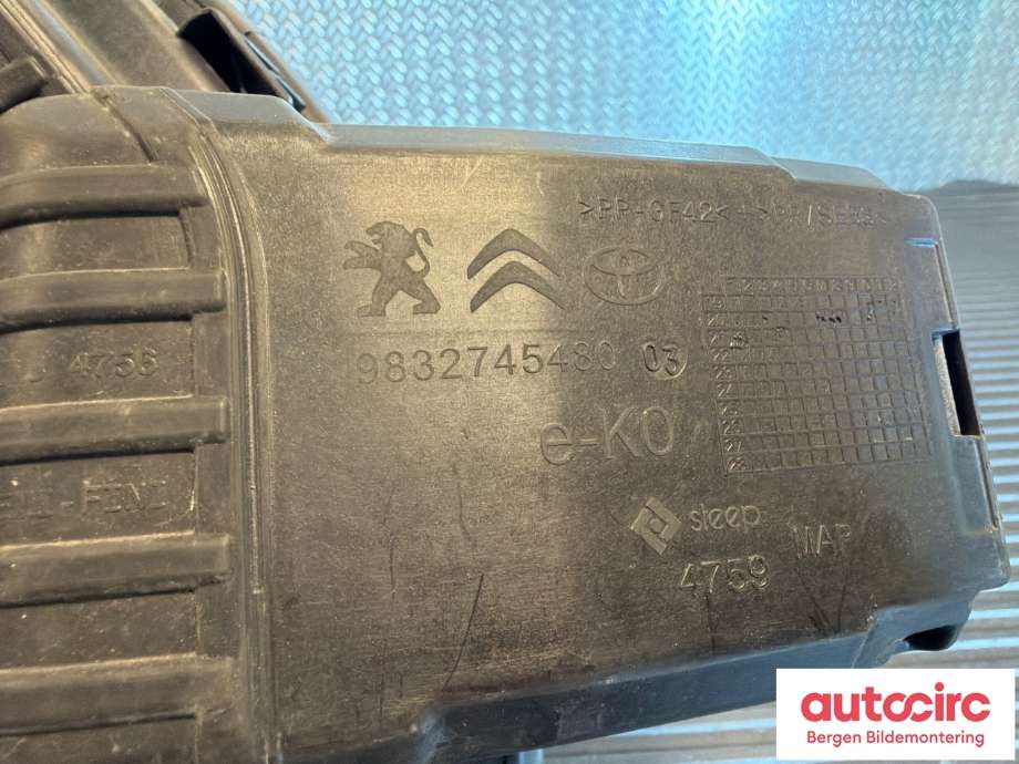 Batterilader inntak/luke til Opel Vivaro C 2020-->> (OPEL|9832745480|98 321 215 80|)