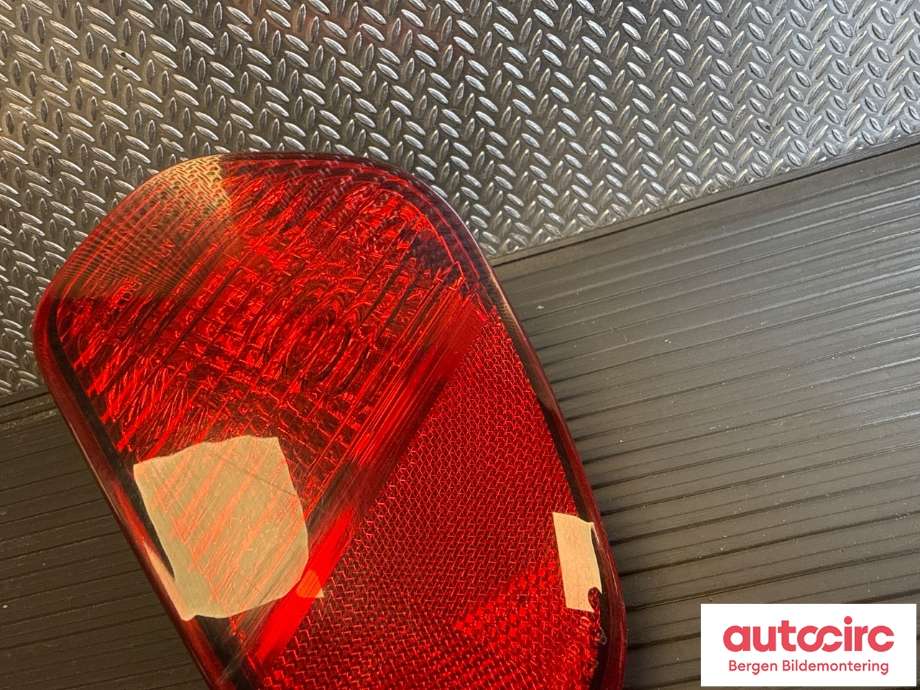 Baklykt fra støtfanger til Mitsubishi Outlander 2015-->> (Type III, Fase 2)  (MITSUBISHI|8337A137|)